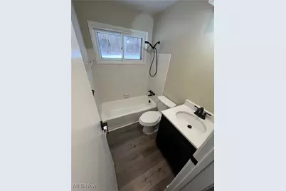 653 Chapel Lane, Campbell, OH 44405 - Photo 8