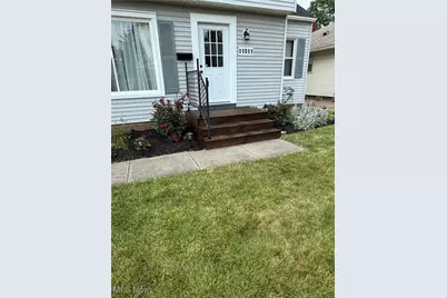 11011 Wallingford Avenue, Garfield Heights, OH 44125 - Photo 2