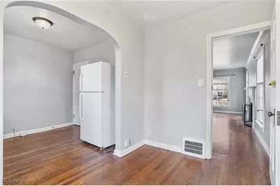 2292 S Overlook Road #1, Cleveland Heights, OH 44106 - Photo 12