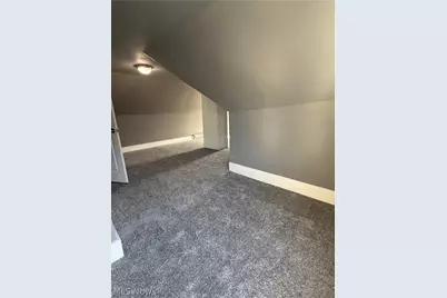 10527 Earle Avenue #1, Loveland, OH 44108 - Photo 4