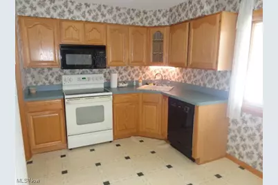 9989 Albion Road, North Royalton, OH 44133 - Photo 10