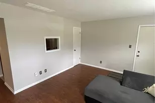 6930 Carriage Hill Dr, Brecksville, OH 44141 - Photo 4