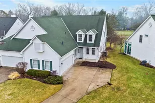 25 Golf View Ln, North Olmsted, OH 44070 - Photo 2