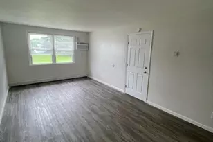 402 Caroline Ave, Hubbard, OH 44425 - Photo 4