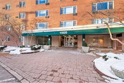 11820 Edgewater Drive #415, Oakwood, OH 44107 - Photo 4