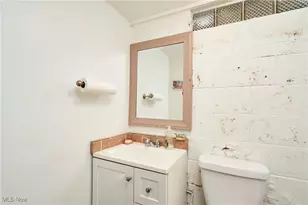 1225 Belleflower Rd, Akron, OH 44307 - Photo 8