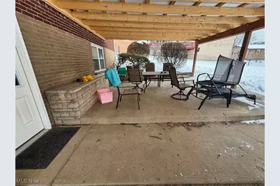 49221 S Meadowbrook Circle, East Liverpool, OH 43920 - Photo 8