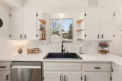 300 Melbourne Avenue, Akron, OH 44313 - Photo 20