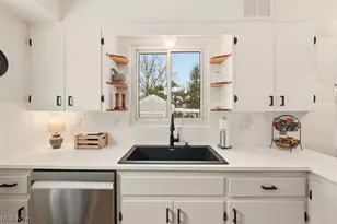 300 Melbourne Ave, Akron, OH 44313 - Photo 20