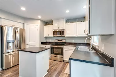 7194 Emerald Marsh Circle NW, Canal Fulton, OH 44614 - Photo 8