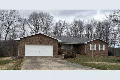 215 Pebble Dr, Marietta, OH 45750 - Photo 1