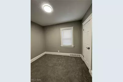5303 Kohout Street, Maple Heights, OH 44137 - Photo 14