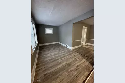 5303 Kohout Street, Maple Heights, OH 44137 - Photo 8