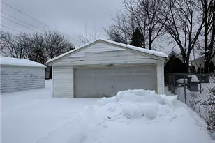 5303 Kohout St, Maple Heights, OH 44137 - Photo 2