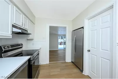 2155 Bailey Road, Cuyahoga Falls, OH 44221 - Photo 12