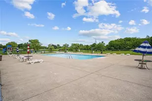 864 Kirkwall Dr, Akron, OH 44321 - Photo 24