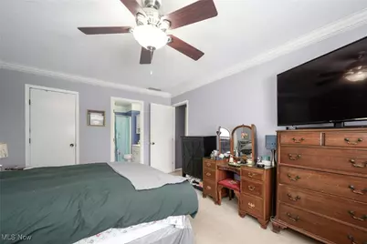 864 Kirkwall Drive, Akron, OH 44321 - Photo 12