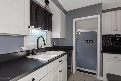 518 E 305th Street, Willowick, OH 44095 - Photo 10