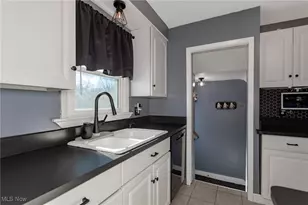 518 E 305th St, Willowick, OH 44095 - Photo 10