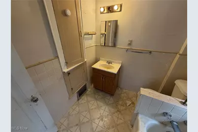783 Leonard Street, Akron, OH 44307 - Photo 22