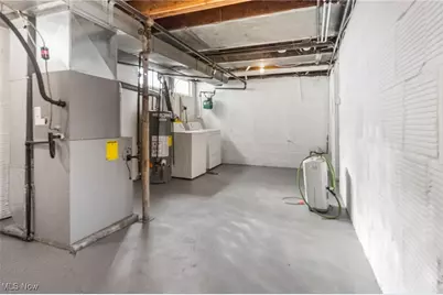 687 Crestview Avenue, Akron, OH 44320 - Photo 26