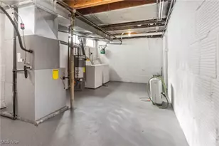 687 Crestview Ave, Akron, OH 44320 - Photo 26