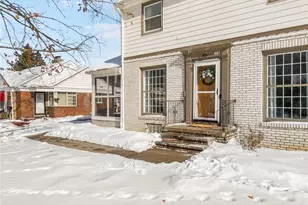 687 Crestview Ave, Akron, OH 44320 - Photo 4