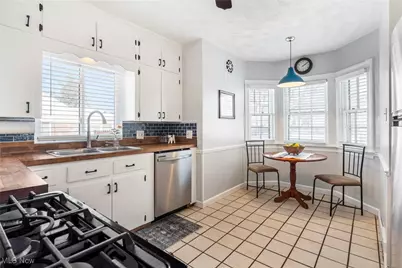 687 Crestview Avenue, Akron, OH 44320 - Photo 14