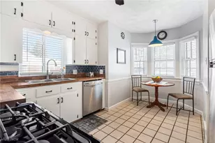 687 Crestview Ave, Akron, OH 44320 - Photo 14