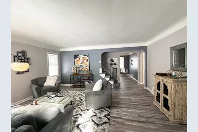 19931 Raymond Street, Maple Heights, OH 44137 - Photo 2