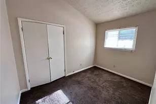 281 Grove St, Akron, OH 44302 - Photo 6