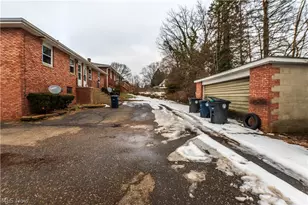 1054-1056 Saxon Ave, Akron, OH 44314 - Photo 4