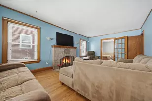 154 Crescent Dr, Akron, OH 44301 - Photo 16