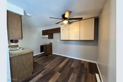 98 View St #2, Weirton, WV 26062 - Photo 4