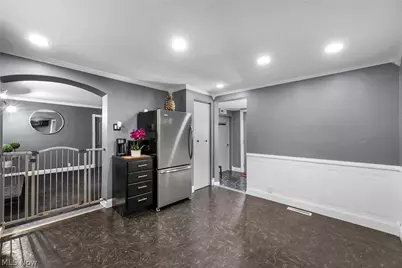 4717 Snow Road, Parma, OH 44134 - Photo 6