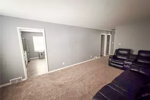 1915 Highlawn Ave, Youngstown, OH 44509 - Photo 2