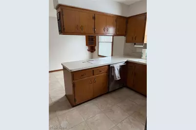 1026 Joy Oval, Green Hills, OH 44131 - Photo 16