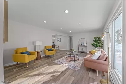 9856 Market Avenue N, Hartville, OH 44632 - Photo 6