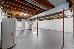 9856 Market Ave N, Hartville, OH 44632 - Photo 38