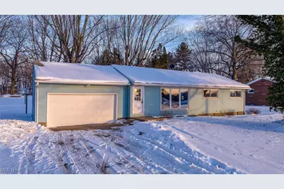 9856 Market Avenue N, Hartville, OH 44632 - Photo 1