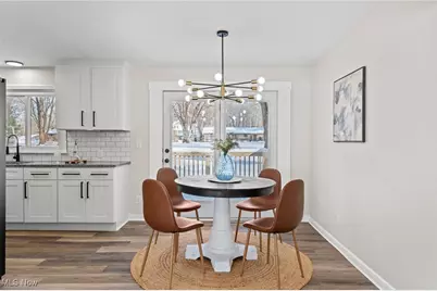 9856 Market Avenue N, Hartville, OH 44632 - Photo 16