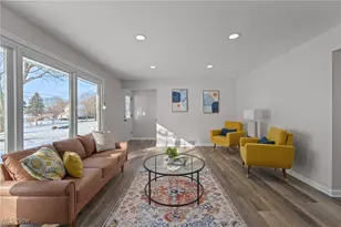 9856 Market Ave N, Hartville, OH 44632 - Photo 12