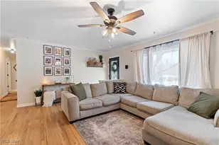 2248 Hivue Dr, Green, OH 44312 - Photo 4