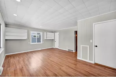 257 E 270th Street, Euclid, OH 44132 - Photo 10