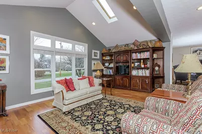 318 Hillside Lane, Chagrin Falls, OH 44022 - Photo 8