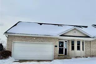 2518 Woodlawn Cir NW, Canton, OH 44708 - Photo 2