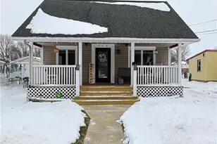 206 Wood St, Bellevue, OH 44811 - Photo 2