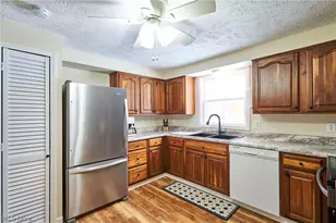 300 Manhattan Pkwy, Painesville, OH 44077 - Photo 4