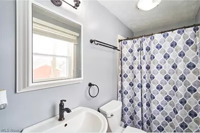 300 Manhattan Parkway, Painesville, OH 44077 - Photo 20