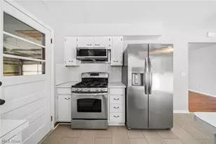 943 N Lake St, Madison, OH 44057 - Photo 12